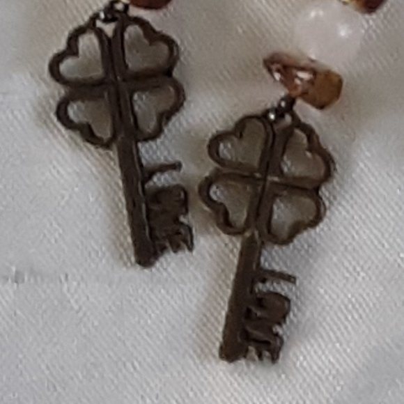 Handcrafted Pierced Sweeper Earrings Gemstone Beads Double Keys LOVE Hearts - Picture 4 of 7